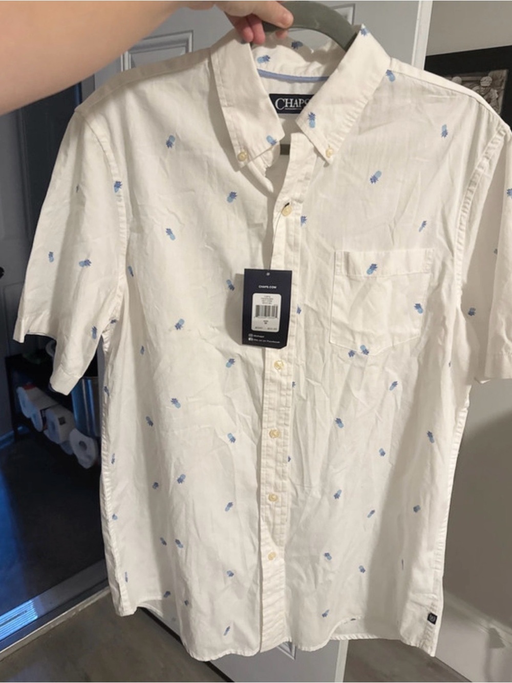 Chaps Men’s White Short-Sleeve Button-Down Shirt with Blue Pineapple